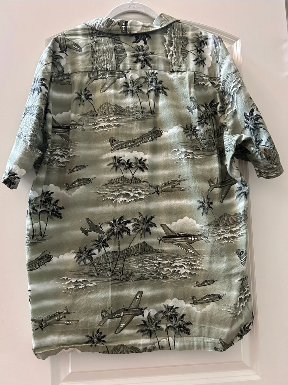 VTG RJC Made in Hawaii USA 100% Cotton Aviation WWII Camp Shirt. Airplane. Beach